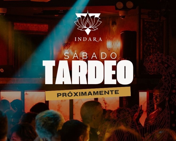 Ambiente de tardeo en Indara Club Pamplona con público adulto disfrutando de música y copas los sábados por la tarde desde las 18:00.