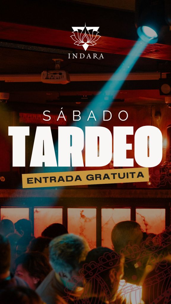 Ambiente de tardeo en Indara Club Pamplona con público adulto disfrutando de música y copas los sábados por la tarde desde las 18:00.
